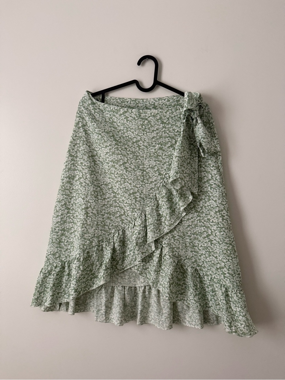 SHEIN Sage Green Floral Asymmetrical Ruffle Tie Skirt